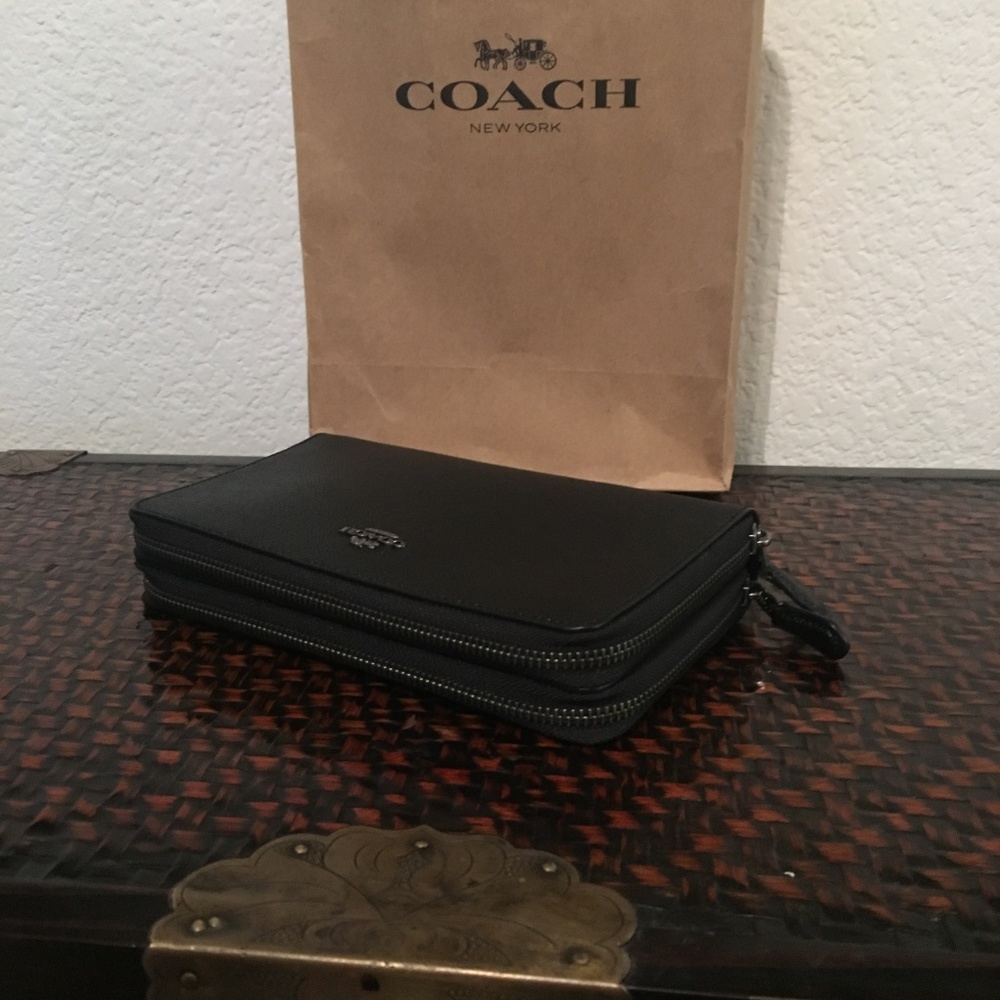 Coach Wallet - Picture 6 of 7